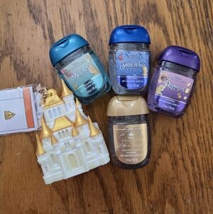 👑🤲NWT‼️Bath & Body Works Disney Princess Light-up Castle Holder w/ Sanitizers